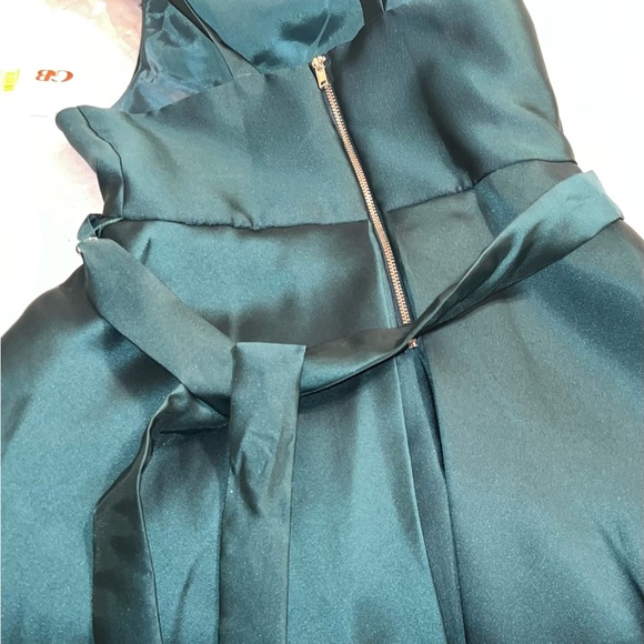 Forest green dress NEVER WORN from Dillards. - Picture 4 of 4
